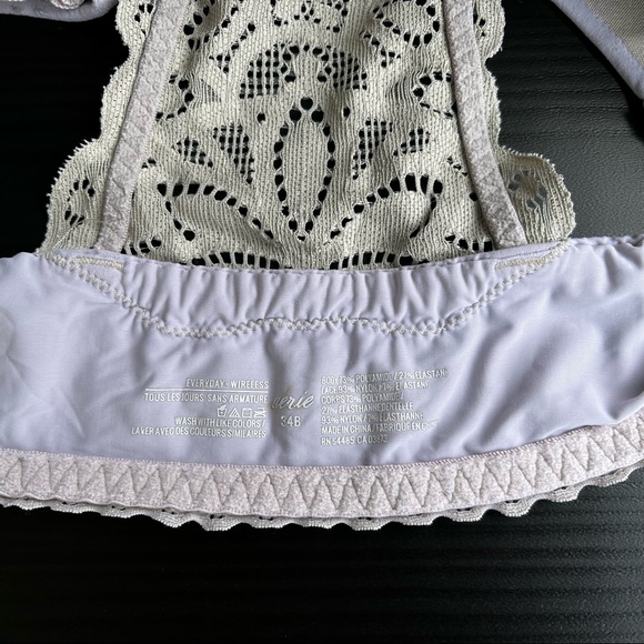 aeria bralettes size 34B - Picture 3 of 3